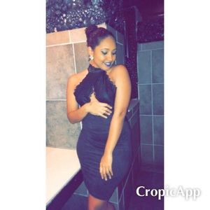 Stunning black dress with beautiful V front